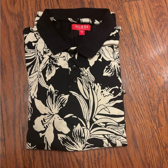Guess black and cream lily Hawaii style polo size medium - Picture 3 of 4